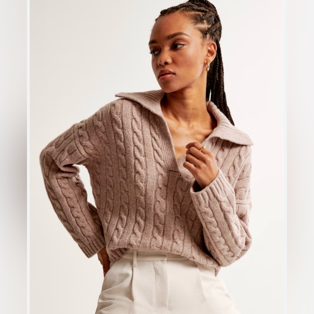 Abercrombie & Fitch Women's Cable Notch-Neck Sweater Size XS New with tag